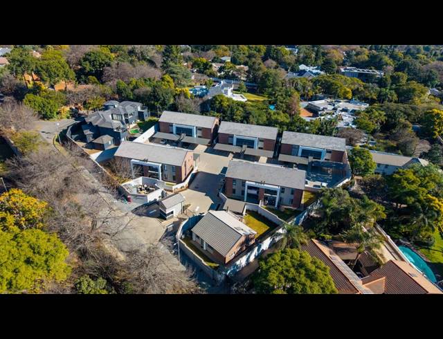 3 BEDROOM APARTMENT FOR SALE IN BRYANSTON